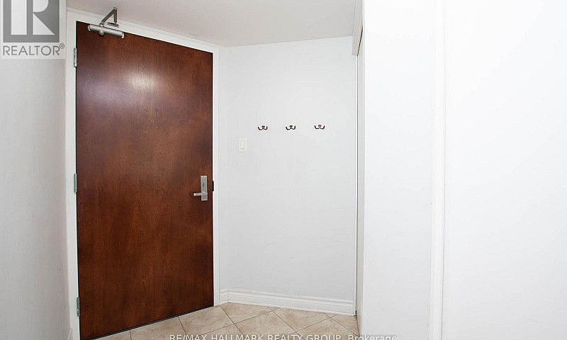 207 - 200 Rideau Str...