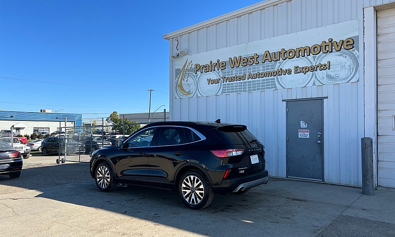 2020 Ford Escape Tit...