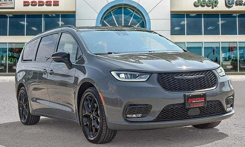 2025 Chrysler Pacifi...