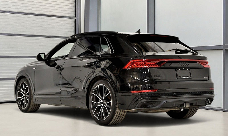 2022 Audi Q8 Technik...