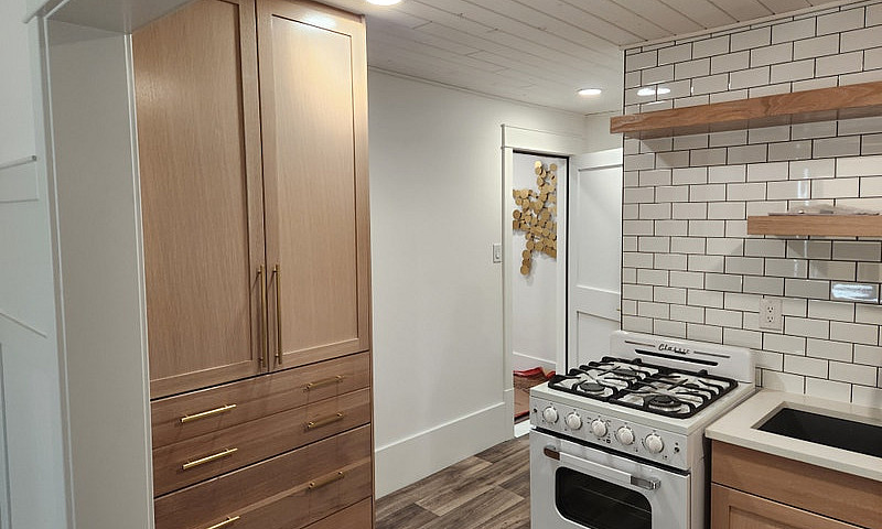 One Bedroom Suite Fo...