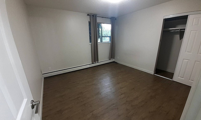 9620 156 Street. - R...