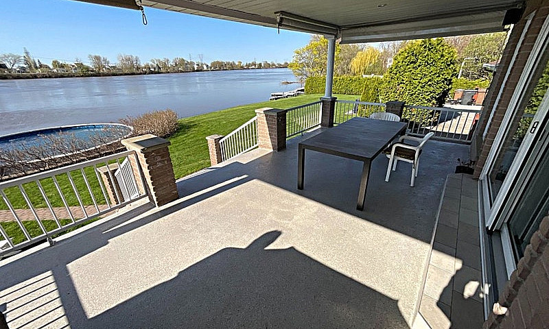 999 999$ - Bungalow ...