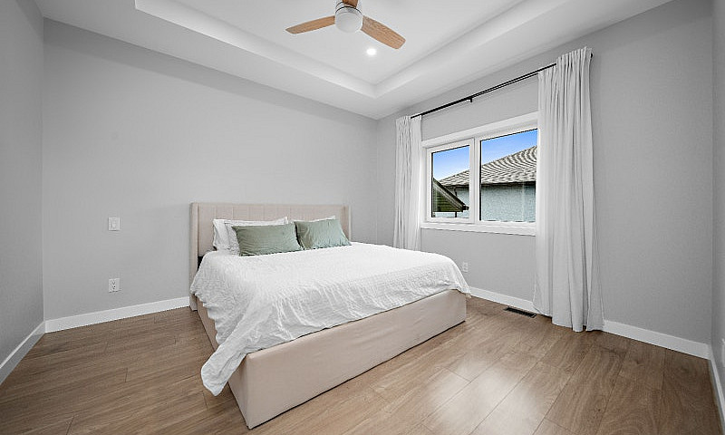 Stunning 5 Bed, 3 Ba...