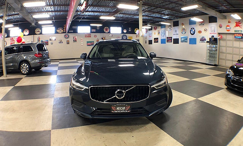 2021 Volvo Xc60 Mome...