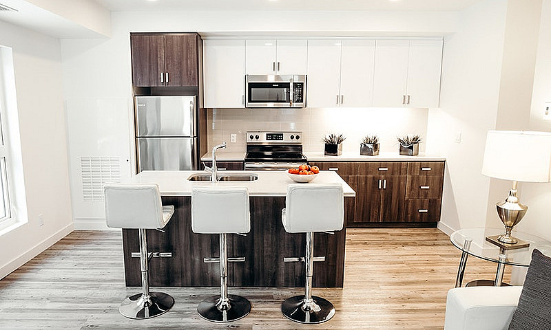 570 Stradbrook - 2 B...