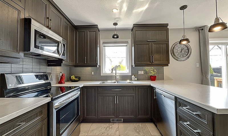 $498,000 - Semi-Deta...