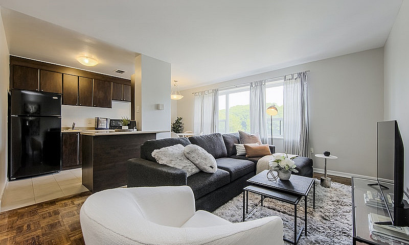 1 Bedroom - Upper Be...