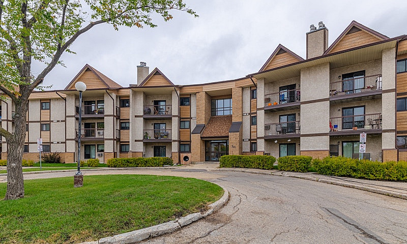 Lindenwoods Condo Fo...