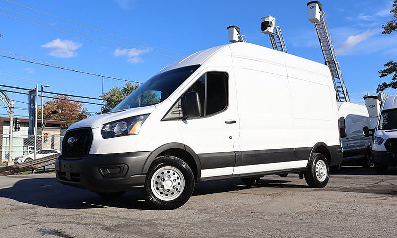 2025 Ford Transit T-...