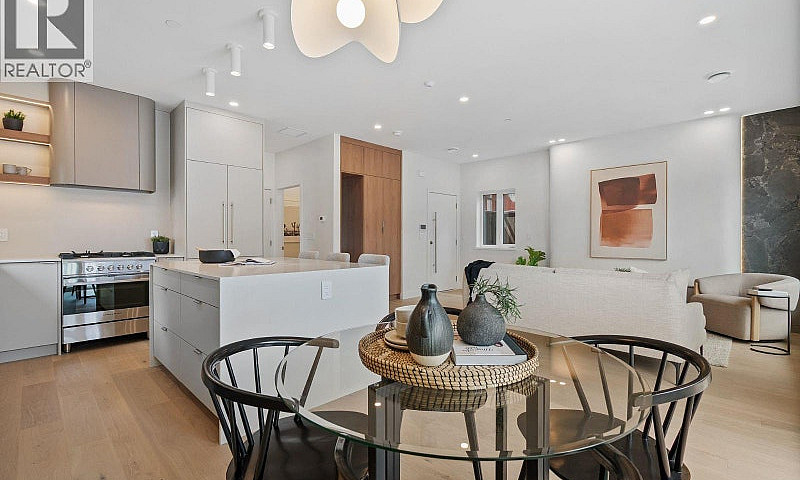 2 2211 William Stree...