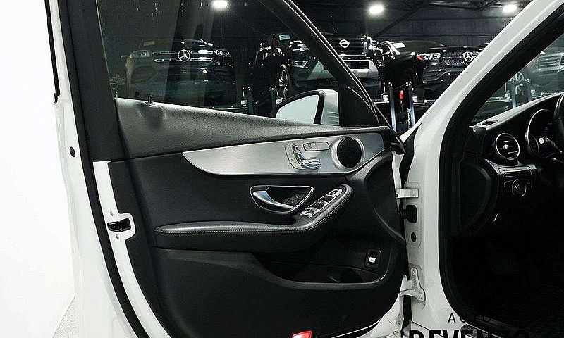 2020 Mercedes-Benz C...