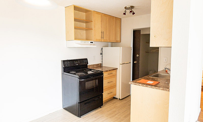 Esquimalt  Apartment...