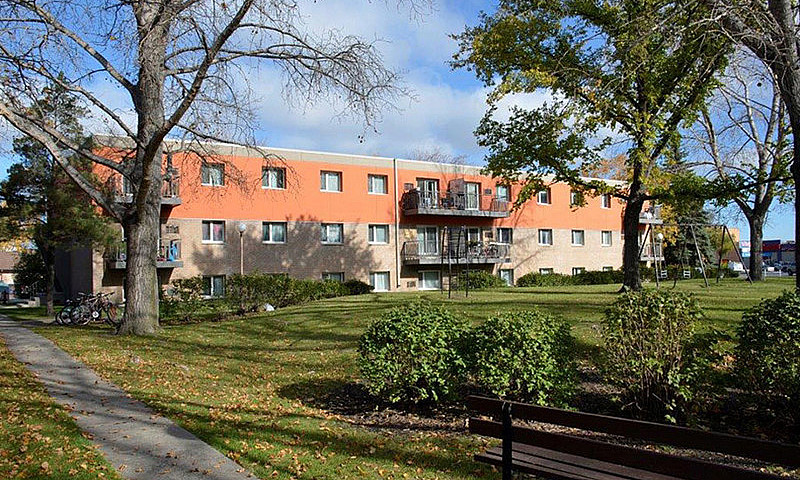 Spacious 2 Bedroom S...