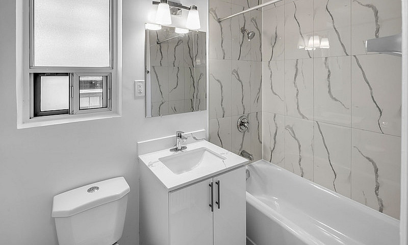 Northshore Apartment...