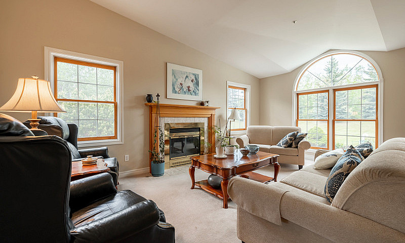 Gorgeous Acreage Loc...