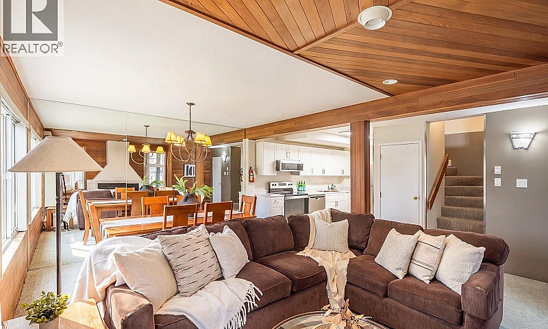 15 2400 Cavendish Wa...