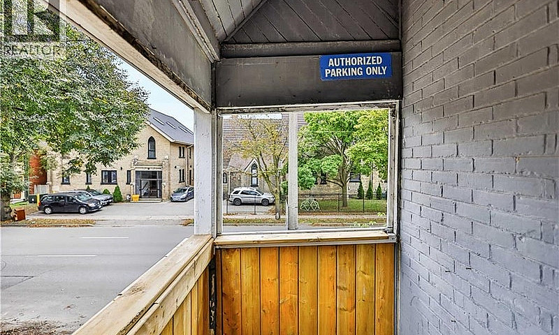 276 Dalhousie Street...