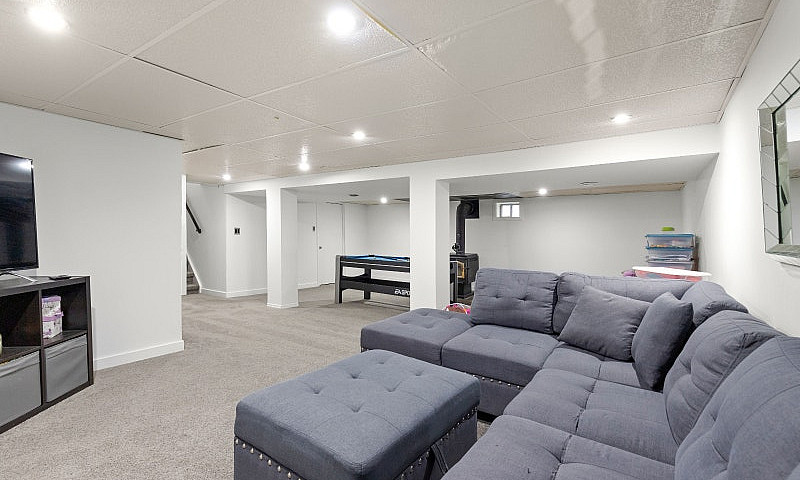 Well-Maintained 4Bdr...