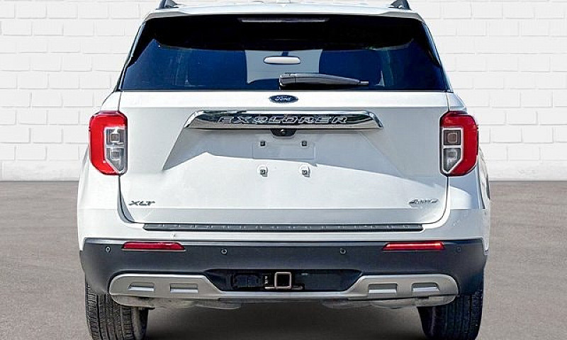 2022 Ford Explorer X...