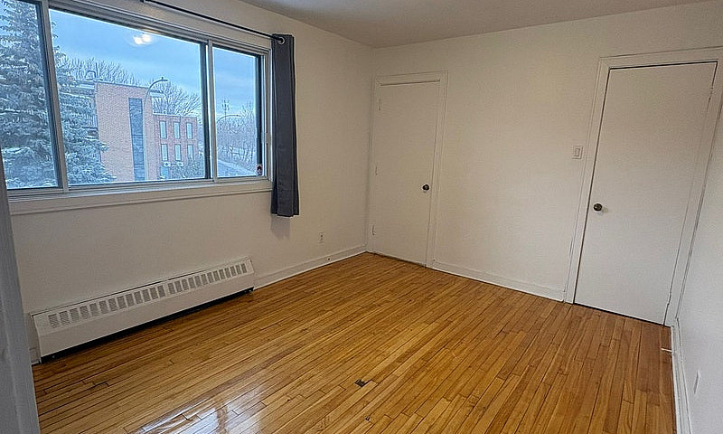 3 1/2 Apartment - Qu...