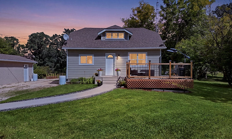 Move-In Ready Acreag...