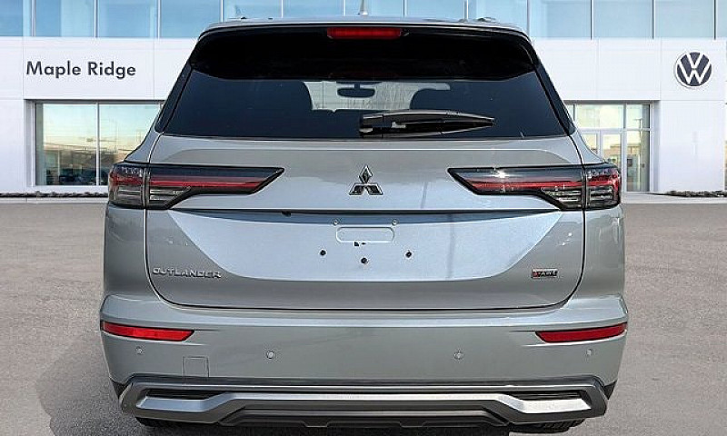 2025 Mitsubishi Outl...