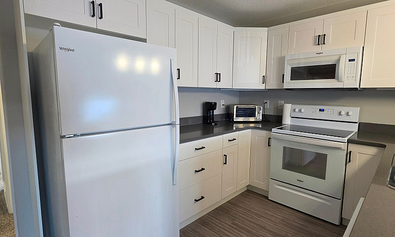 Fully Furnished - Gr...