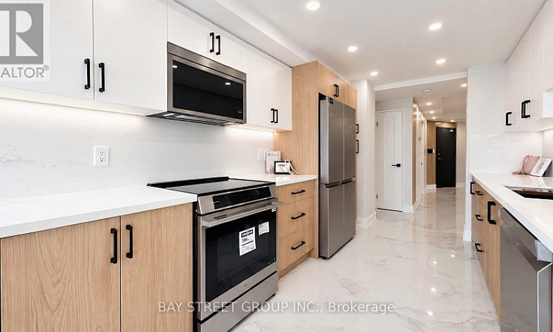 2201 - 85 Skymark Dr...