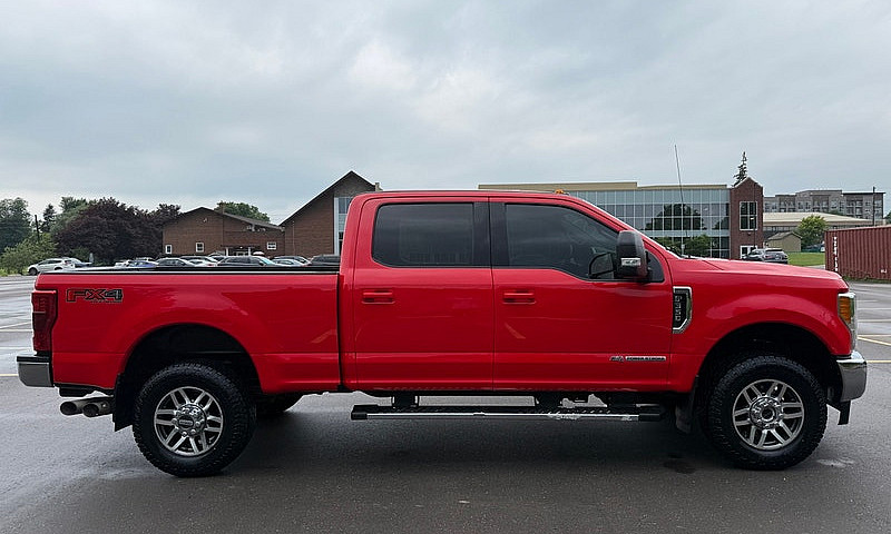 2018 Ford F-350 Lari...