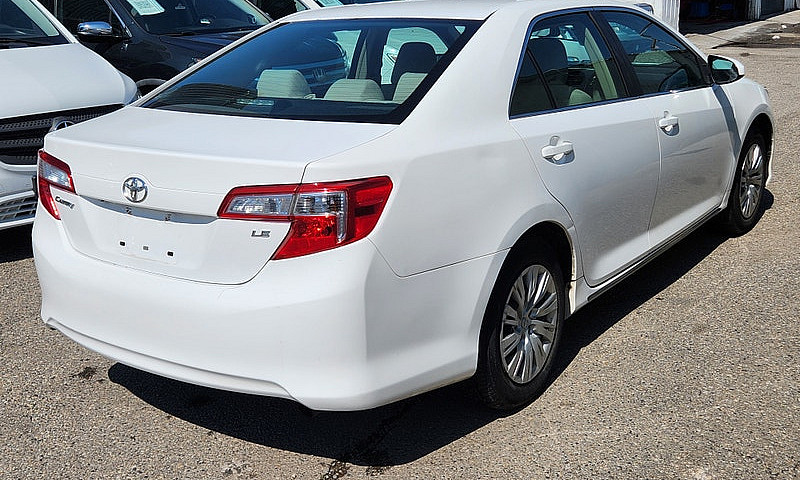 2014 Toyota Camry Le...
