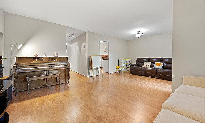 204 16233 82 Avenue ...