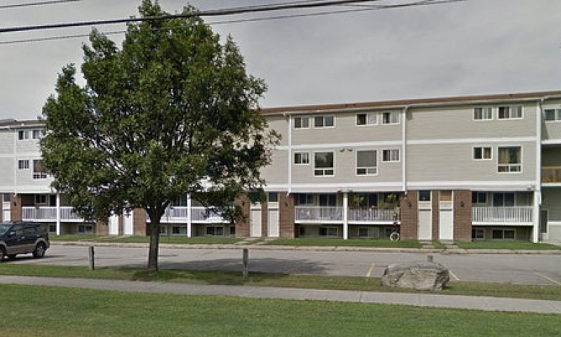Unique 2 Bdrm Split ...