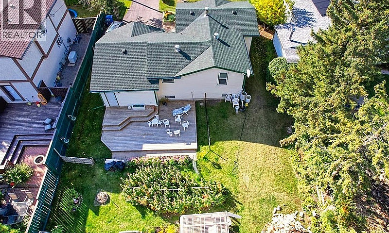 416 11 Avenue N Thre...