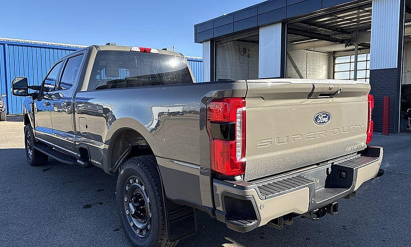 2027 Ford F-350 Supe...