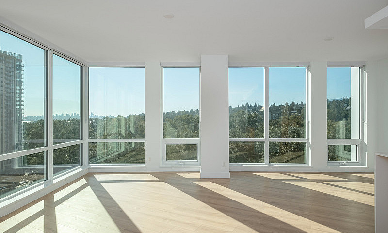 Luxury 2 Bed + Den C...