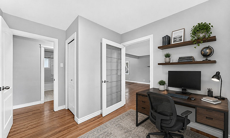 Bungalow In Avonmore...