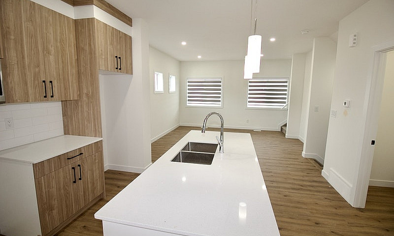 Leduc 3 Bed 2.5 Bath...