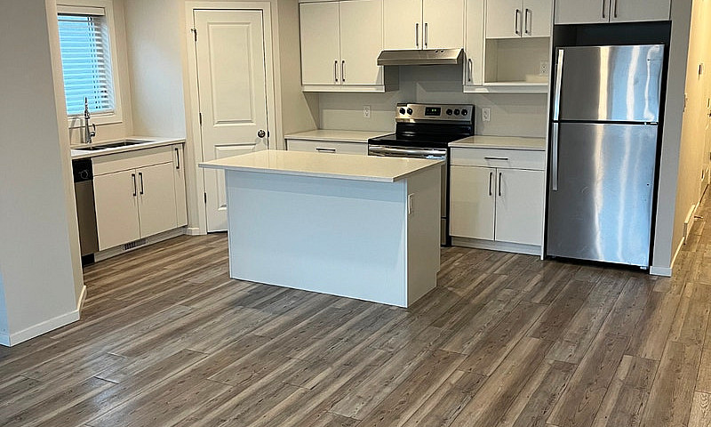 Modern 2-Bed  2-Bath...