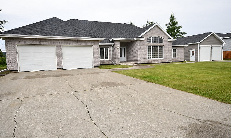 New Listing!! 128 Bo...