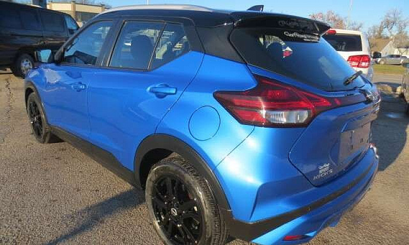 2022 Nissan Kicks Sv...