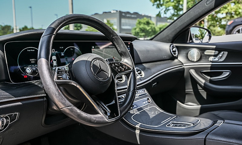 2022 Mercedes-Benz E...