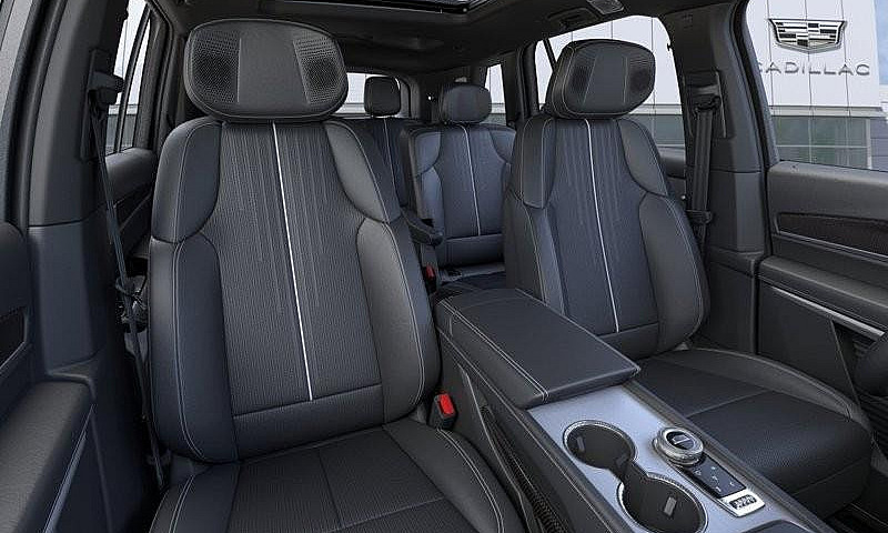 2027 Cadillac Vistiq...