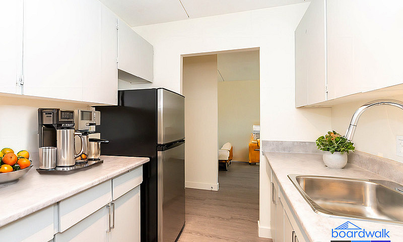 2 Bedroom - 193 Lock...