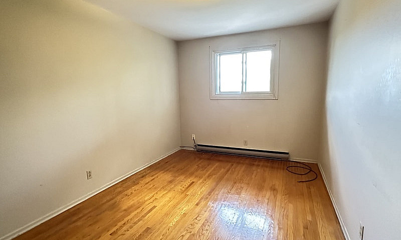 Large 2 Bedroom...
