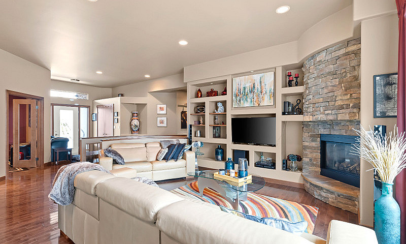 Custom 3-Bdrm Home W...