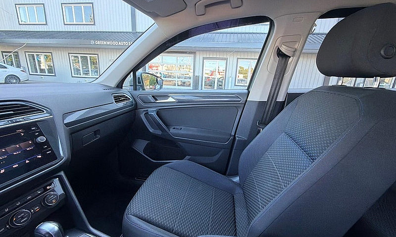 2021 Volkswagen Tigu...