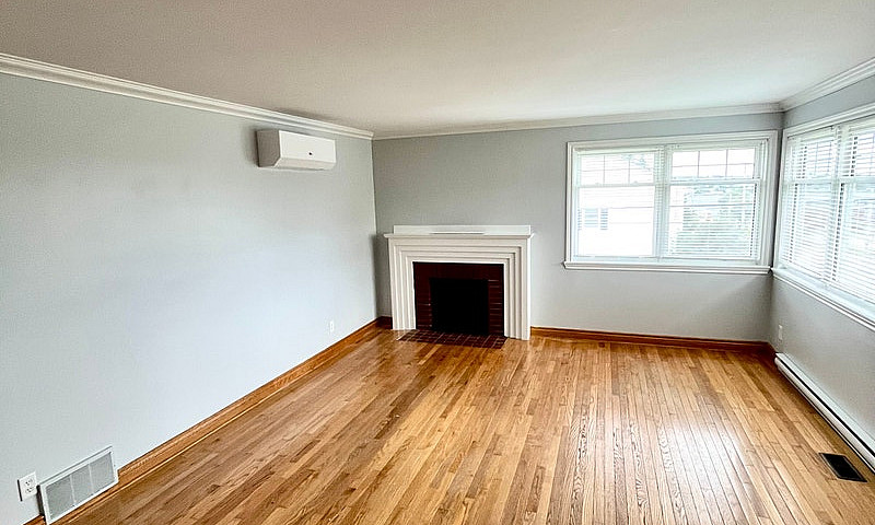 2-Bedroom Unit In Sy...
