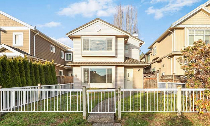Renovated 1/2 Duplex...