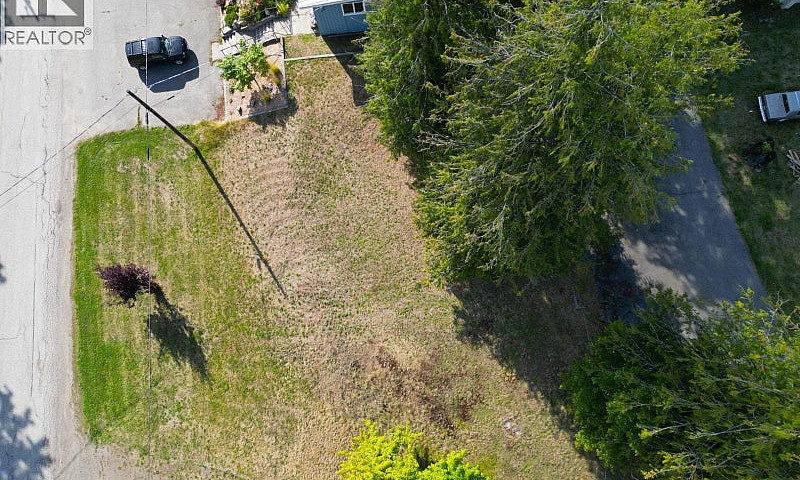416 Slocan Avenue Ne...